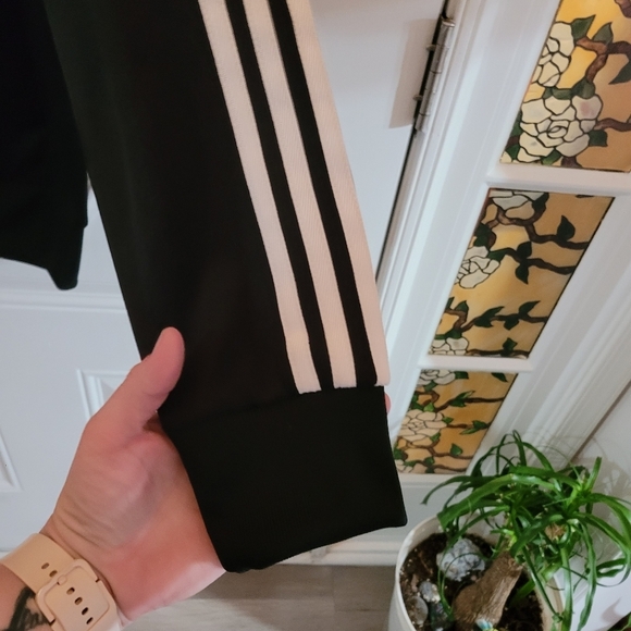 Adidas Jacket Gender Neutral NEW NEW Size Medium - Picture 4 of 4